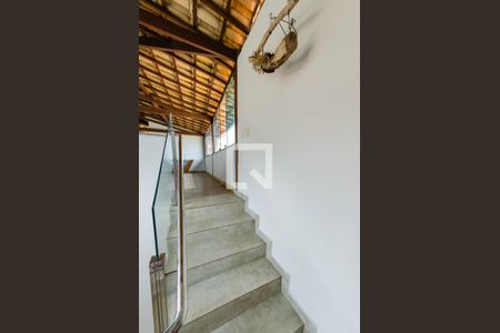 Casa à venda com 450m², 1 quarto e 4 vagasEscada