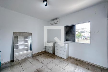 Casa à venda com 400m², 5 quartos e 8 vagasQuarto 2 - Suíte