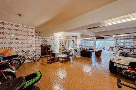 Casa à venda com 400m², 5 quartos e 8 vagasGaragem