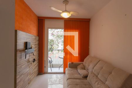 Sala de apartamento para alugar com 2 quartos, 50m² em Vila Firmiano Pinto, São Paulo