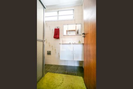 Casa à venda com 380m², 3 quartos e 5 vagasBanheiro da suíte 01