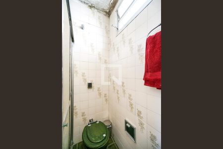 Casa à venda com 380m², 3 quartos e 5 vagasBanheiro da suíte 01