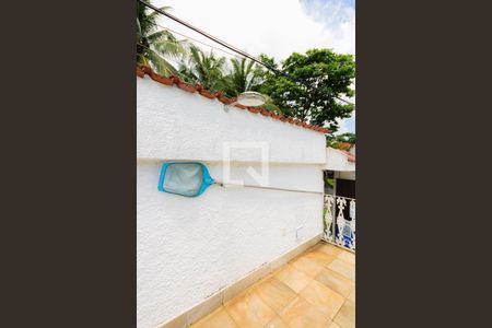 Casa de condomínio à venda com 350m², 4 quartos e 4 vagas Casa de condomínio à venda com 350m², 4 quartos e 4 vagasPiscina