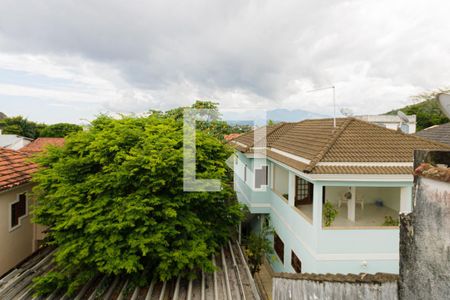 Casa de condomínio à venda com 350m², 4 quartos e 4 vagas Casa de condomínio à venda com 350m², 4 quartos e 4 vagasVista da Varanda dos Quartos