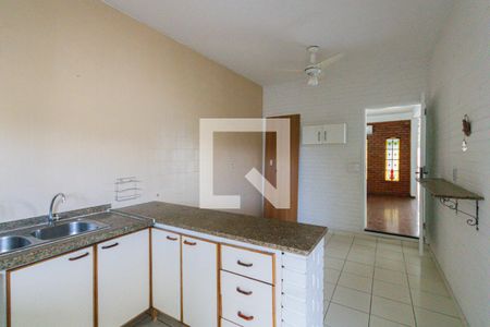 Casa de condomínio à venda com 350m², 4 quartos e 4 vagas Casa de condomínio à venda com 350m², 4 quartos e 4 vagasCozinha