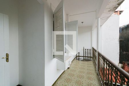 Casa de condomínio à venda com 350m², 4 quartos e 4 vagas Casa de condomínio à venda com 350m², 4 quartos e 4 vagasVaranda dos Fundos