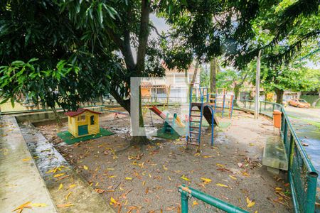 Casa de condomínio à venda com 350m², 4 quartos e 4 vagas Casa de condomínio à venda com 350m², 4 quartos e 4 vagasCondomínio