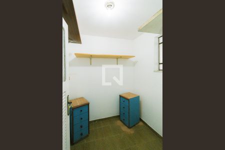 Casa de condomínio à venda com 350m², 4 quartos e 4 vagas Casa de condomínio à venda com 350m², 4 quartos e 4 vagasQuarto de Serviço 2