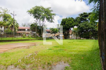 Casa de condomínio à venda com 350m², 4 quartos e 4 vagas Casa de condomínio à venda com 350m², 4 quartos e 4 vagasCondomínio