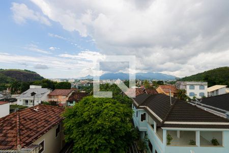 Casa de condomínio à venda com 350m², 4 quartos e 4 vagas Casa de condomínio à venda com 350m², 4 quartos e 4 vagasVista da Varanda do Sótão