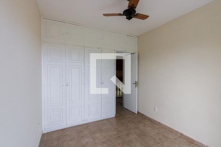 Casa de condomínio à venda com 350m², 4 quartos e 4 vagas Casa de condomínio à venda com 350m², 4 quartos e 4 vagasQuarto 3