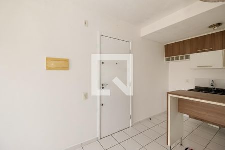 Entrada de apartamento para alugar com 2 quartos, 45m² em Benfica, Rio de Janeiro
