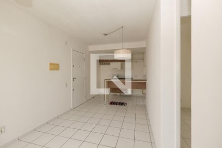 Sala de apartamento para alugar com 2 quartos, 45m² em Benfica, Rio de Janeiro