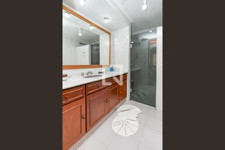 Apartamento à venda com 198m², 3 quartos e 4 vagasBanheiro