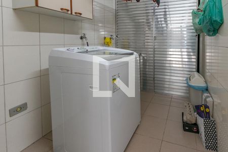 Apartamento à venda com 198m², 3 quartos e 1 vagaÁrea de Serviço