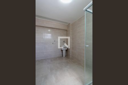 Banheiro e Área de serviço de apartamento para alugar com 1 quarto, 55m² em Santana, São Paulo