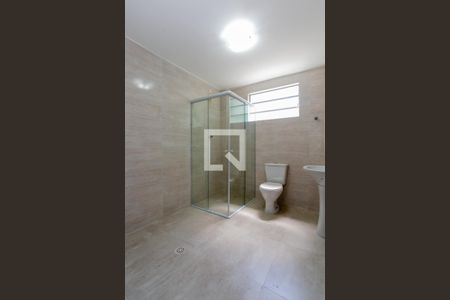 Banheiro e Área de serviço de apartamento para alugar com 1 quarto, 55m² em Santana, São Paulo