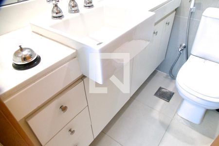 Apartamento à venda com 200m², 4 quartos e 2 vagasSuíte banheiro 