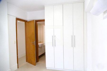 Apartamento à venda com 200m², 4 quartos e 2 vagasSuíte