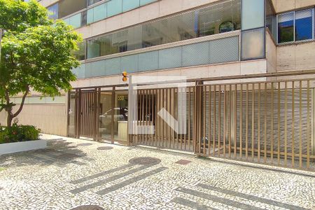Apartamento à venda com 200m², 4 quartos e 2 vagasFachada 