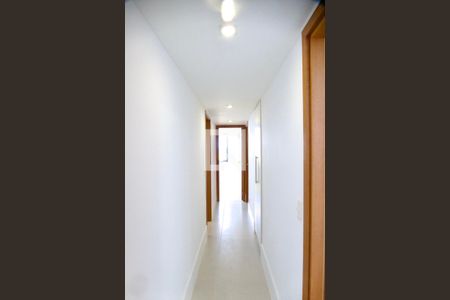 Apartamento à venda com 200m², 4 quartos e 2 vagasCorredor