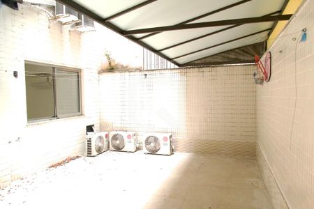 Apartamento à venda com 200m², 4 quartos e 2 vagasÁrea serviço aberta 