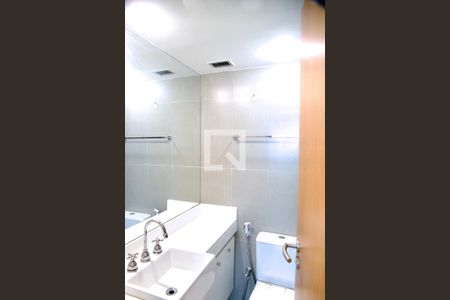 Apartamento à venda com 200m², 4 quartos e 2 vagasSuíte banheiro 