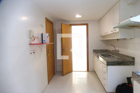 Apartamento à venda com 200m², 4 quartos e 2 vagasCozinha