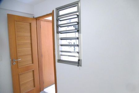 Apartamento à venda com 200m², 4 quartos e 2 vagasQuarto serviço 