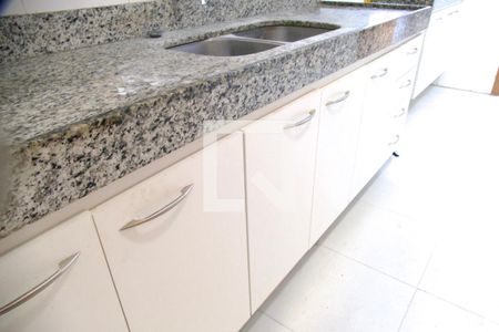 Apartamento à venda com 200m², 4 quartos e 2 vagasCozinha