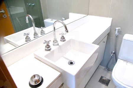 Apartamento à venda com 200m², 4 quartos e 2 vagasSuíte banheiro 