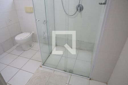 Banheiro de apartamento para alugar com 3 quartos, 75m² em Ocian, Praia Grande