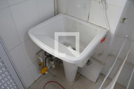 Apartamento para alugar com 75m², 3 quartos e 1 vagaÁrea de Serviço