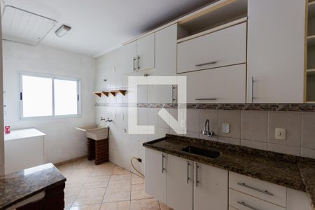 Apartamento à venda com 70m², 2 quartos e 2 vagas Apartamento à venda com 70m², 2 quartos e 2 vagasCozinha e Área de Serviço