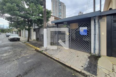 Casa à venda com 150m², 2 quartos e 2 vagas Casa à venda com 150m², 2 quartos e 2 vagasFachada