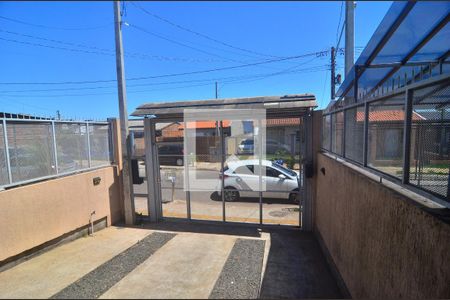 Vista  de casa à venda com 2 quartos, 51m² em Olaria, Canoas