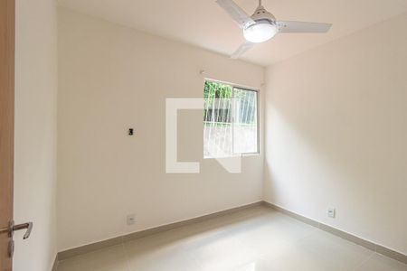 Quarto 1 de casa de condomínio para alugar com 2 quartos, 59m² em Campo Grande, Rio de Janeiro