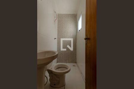 Banheiro Suíte 1 de casa de condomínio para alugar com 2 quartos, 75m² em Vila Paranagua, São Paulo