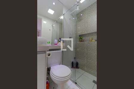 Apartamento à venda com 52m², 2 quartos e 1 vaga Apartamento à venda com 52m², 2 quartos e 1 vagaBanheiro da Suíte