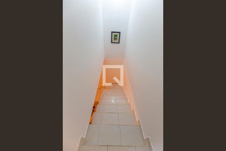 Escada Dormitórios de casa para alugar com 3 quartos, 112m² em Jardim Bom Pastor, Santo André