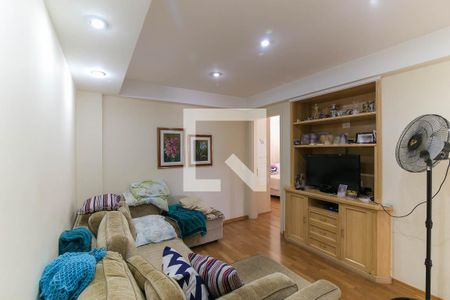 Apartamento à venda com 200m², 3 quartos e 3 vagas Apartamento à venda com 200m², 3 quartos e 3 vagasSala de TV