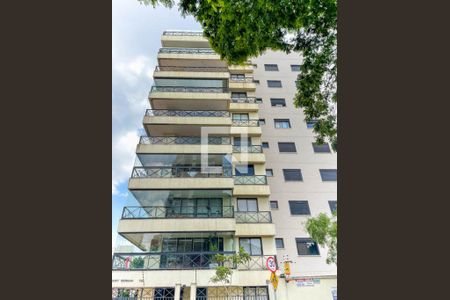 Apartamento à venda com 200m², 3 quartos e 3 vagas Apartamento à venda com 200m², 3 quartos e 3 vagasFachada