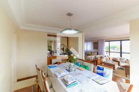 Apartamento à venda com 200m², 3 quartos e 3 vagas Apartamento à venda com 200m², 3 quartos e 3 vagasSala de Jantar