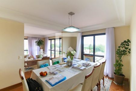 Apartamento à venda com 200m², 3 quartos e 3 vagas Apartamento à venda com 200m², 3 quartos e 3 vagasSala de Jantar