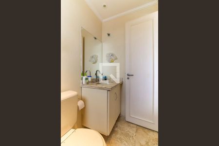 Apartamento à venda com 200m², 3 quartos e 3 vagas Apartamento à venda com 200m², 3 quartos e 3 vagasBanheiro da Suíte 1