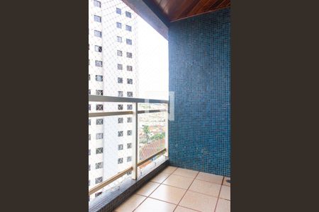 Apartamento para alugar com 95m², 3 quartos e 1 vagaSacada