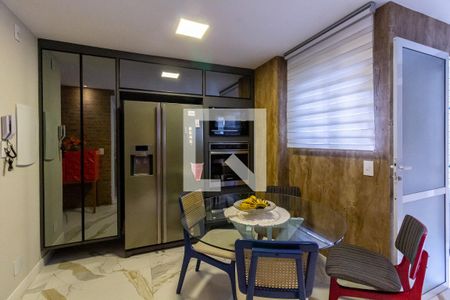 Apartamento para alugar com 167m², 3 quartos e 2 vagas Apartamento para alugar com 167m², 3 quartos e 2 vagasCozinha