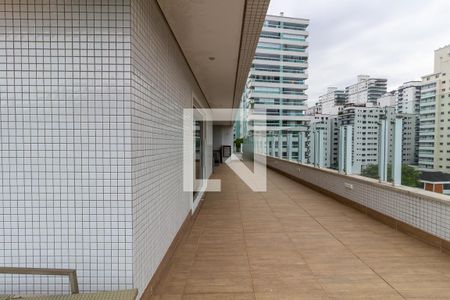 Apartamento para alugar com 167m², 3 quartos e 2 vagas Apartamento para alugar com 167m², 3 quartos e 2 vagasÁrea comum - piscina