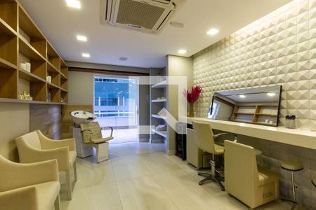 Apartamento para alugar com 167m², 3 quartos e 2 vagas Apartamento para alugar com 167m², 3 quartos e 2 vagasÁrea comum - salão de beleza