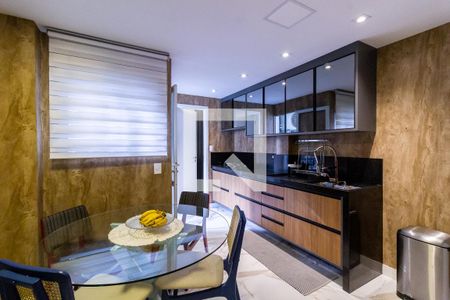 Apartamento para alugar com 167m², 3 quartos e 2 vagas Apartamento para alugar com 167m², 3 quartos e 2 vagasCozinha